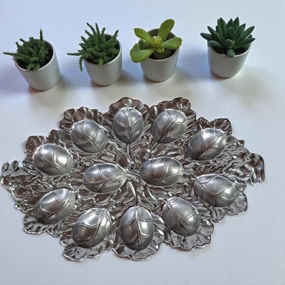 Arthur Court 2003 Egg Holder Bunny & Cabbage Leaf Devlled Egg Holder Easter Vtg - Picture 2 of 13